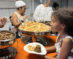 FOTO NIÑOS ALIMENTAR 4